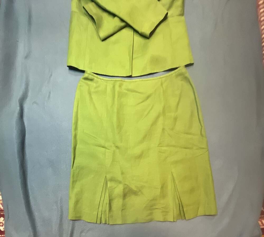 Le Suit Petite Women's 10P Lime Green Linen Blend Blazer and Skirt Suit Set - Picture 7 of 16